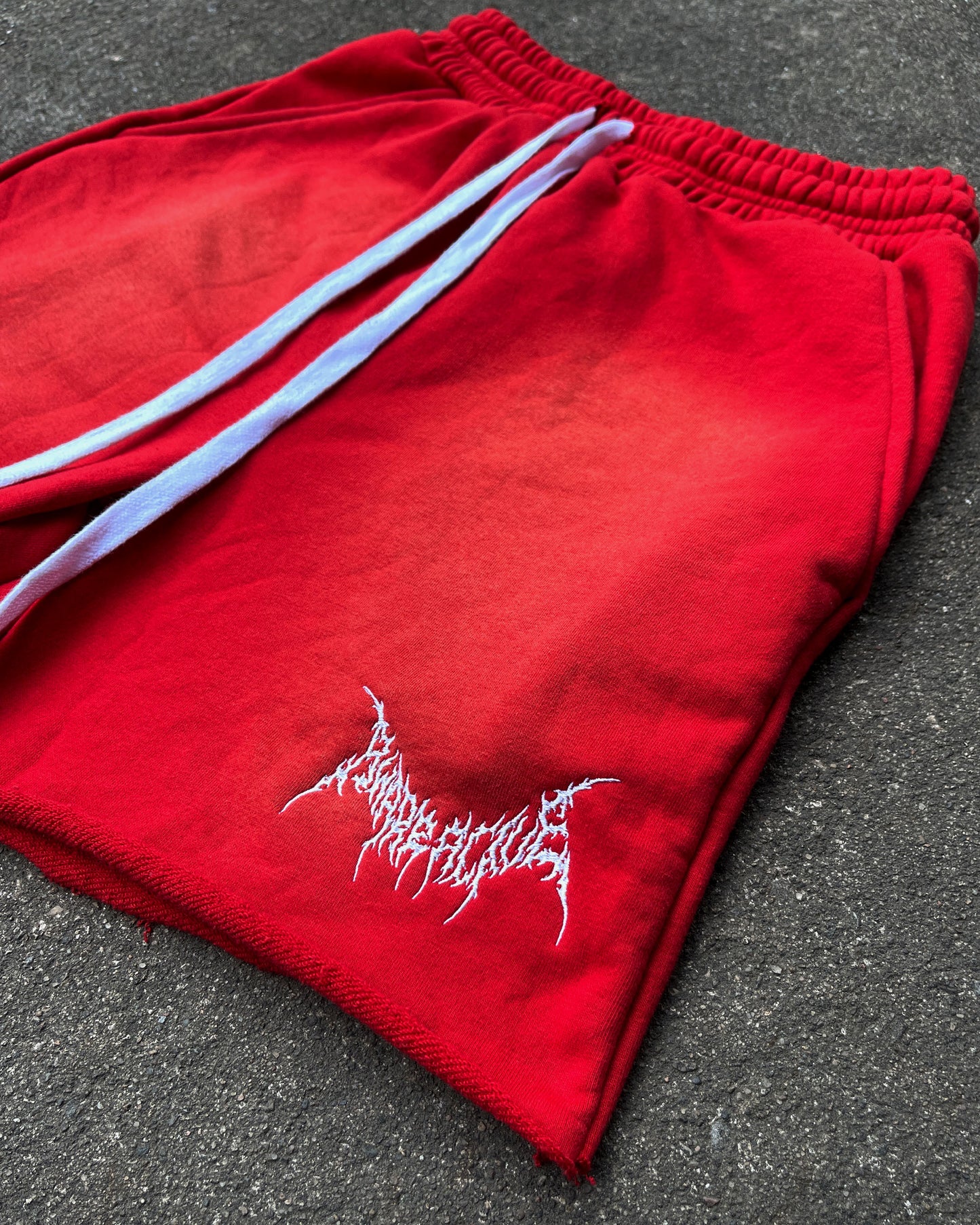 SUN DYED SHORTS (RED)