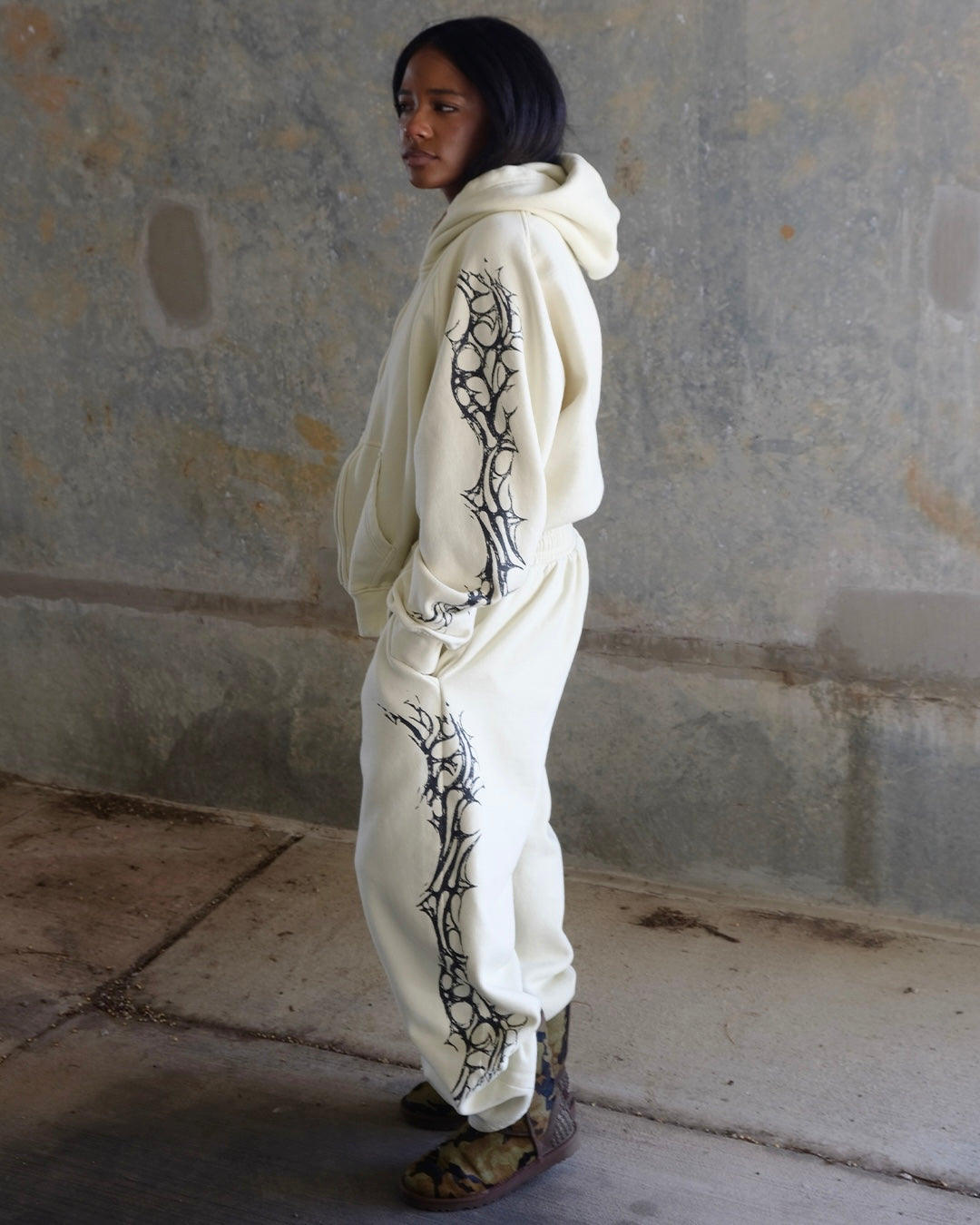 GROWING PAINS ZIP UP (CREAM)