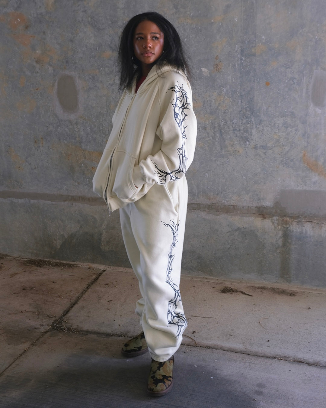 GROWING PAINS ZIP UP (CREAM)