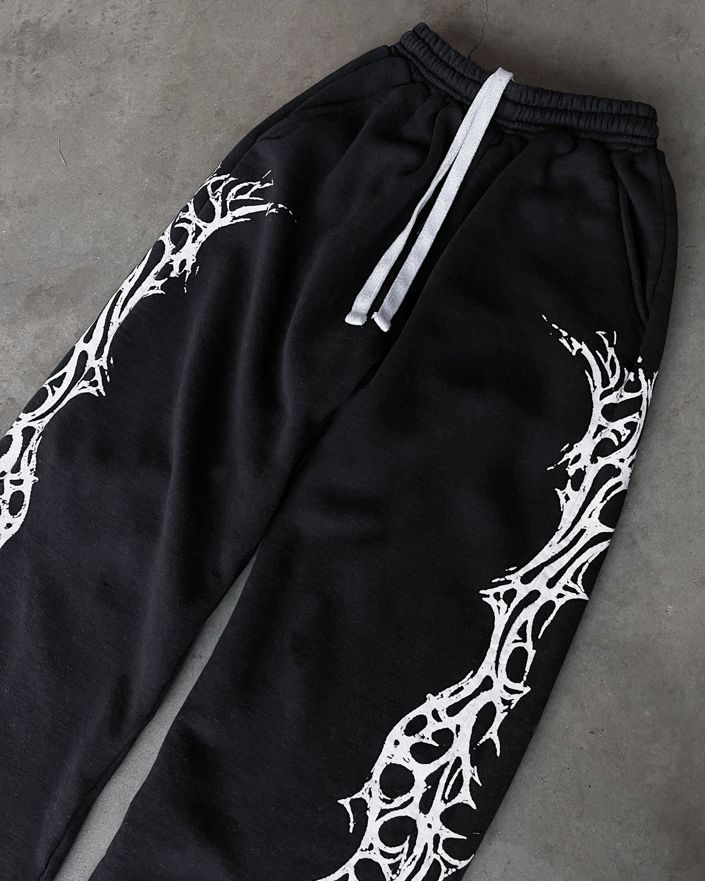 GROWING PAINS SWEATPANTS V2 (BLACK)