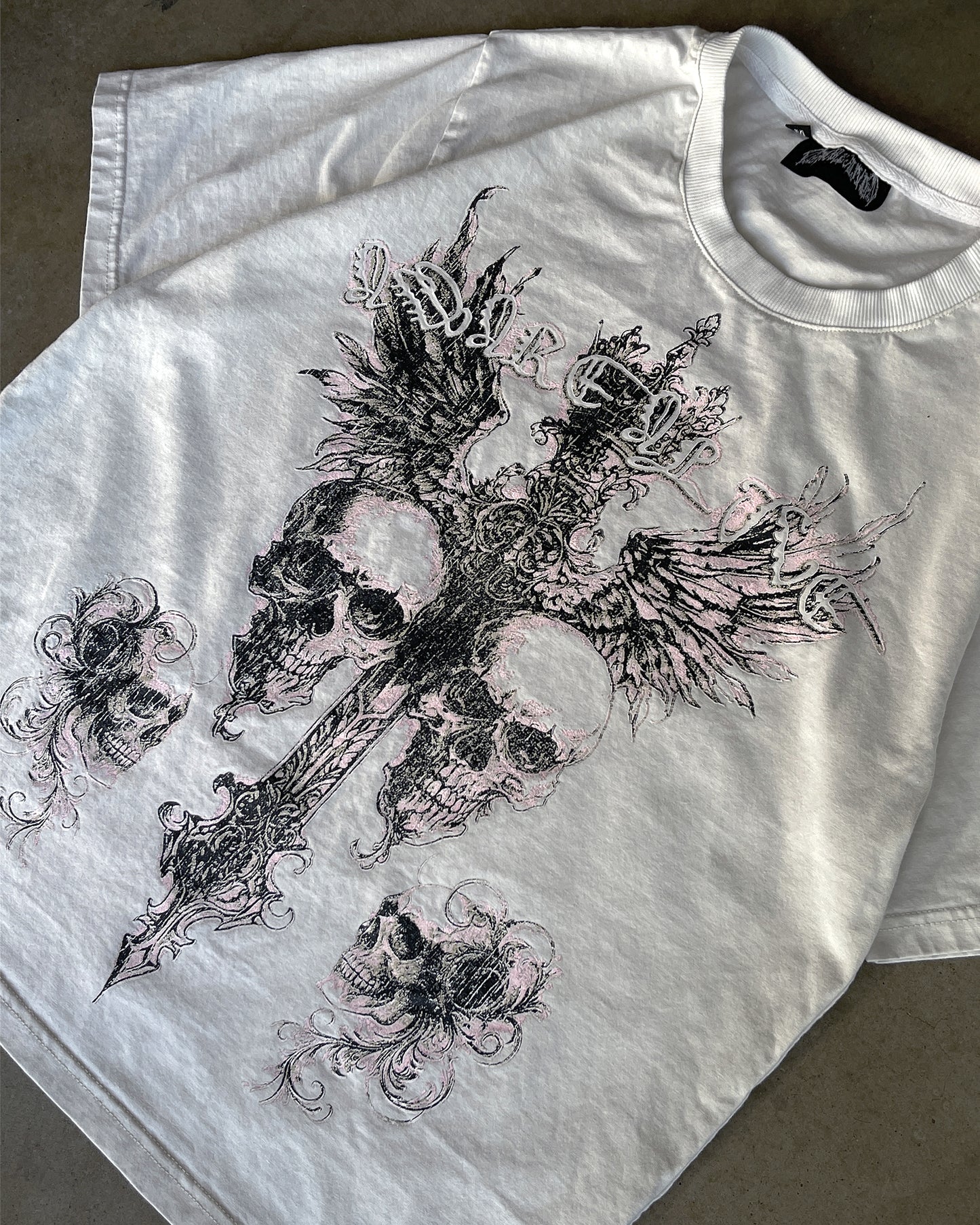 SKULLY TEE